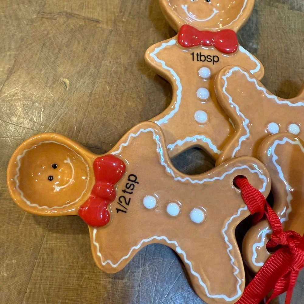 Pier 1 Imports Gingerbread Man Ceramic Measuring Spoons Set Christmas Holiday
